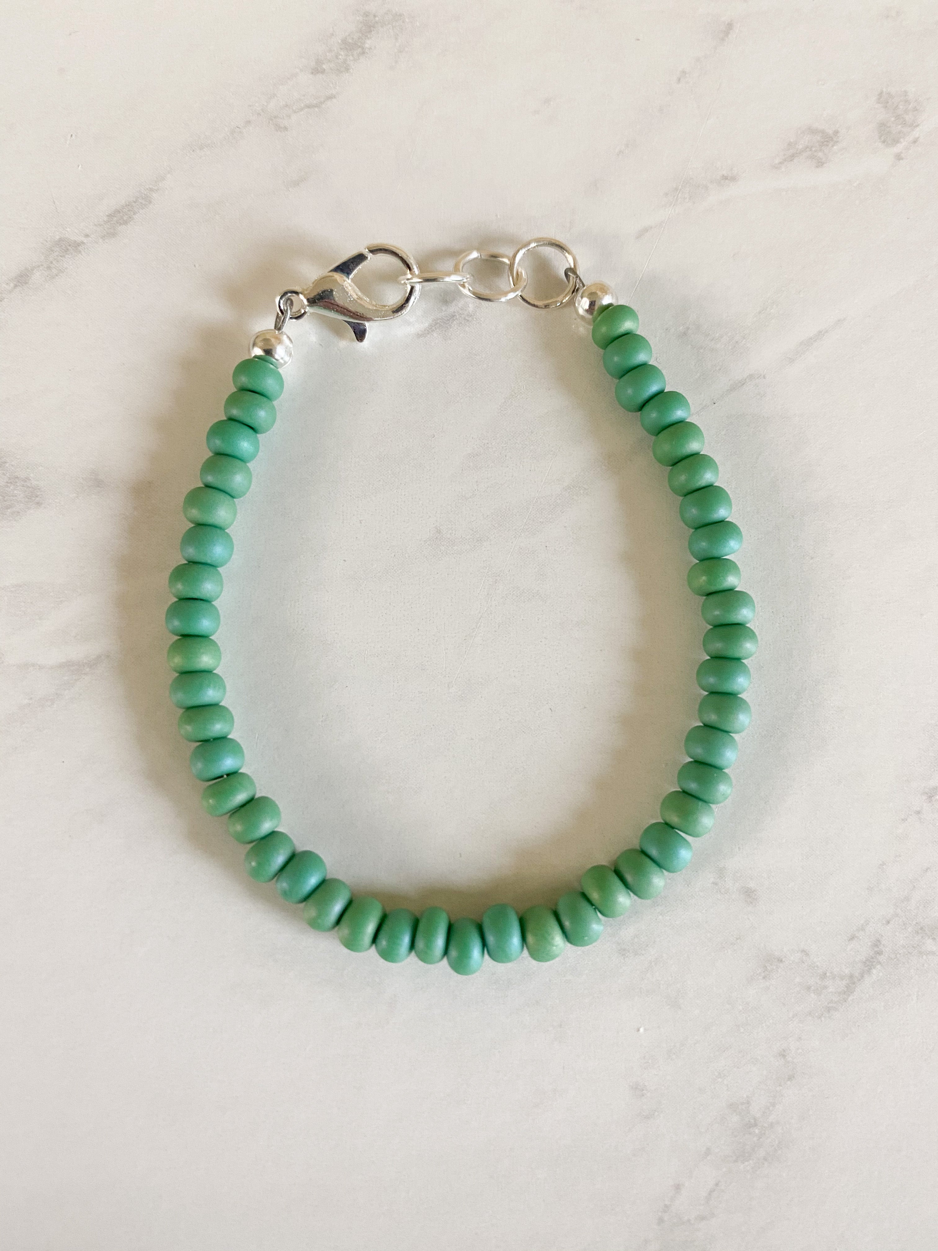 Matte Green Dainty Glass Bracelet